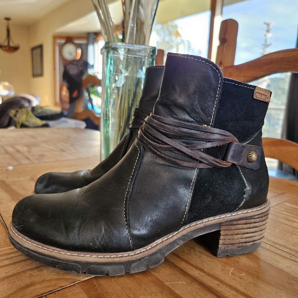 PIKOLINOS Black and Brown Ankle Boots